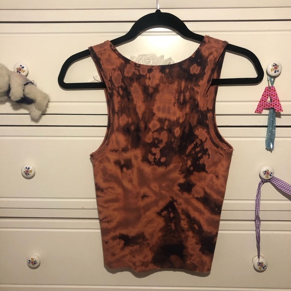 Auburn Crop Top - Picture 2 of 3